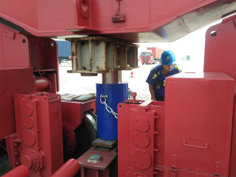 BOLTING Dual-Action Heavy-Duty Hydraulic Cylinder (500T) Overhaul Gantry Crane