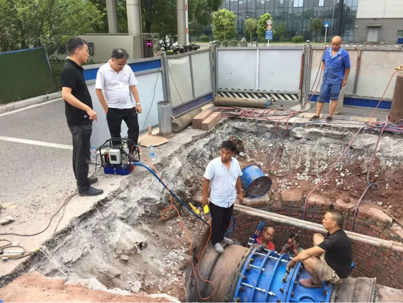 Bolt PE55 Electric Hydraulic Torque Wrench Pump, 8MXT Square Drive Hydraulic Torque Wrench Assists a Water Supply in Chongqing to Replace Water Supply Pipes