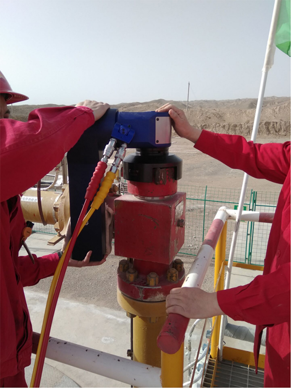 hydraulic torque wrench